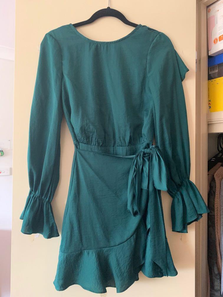 Emerald Green Dress Women S Fashion Clothes On Carousell