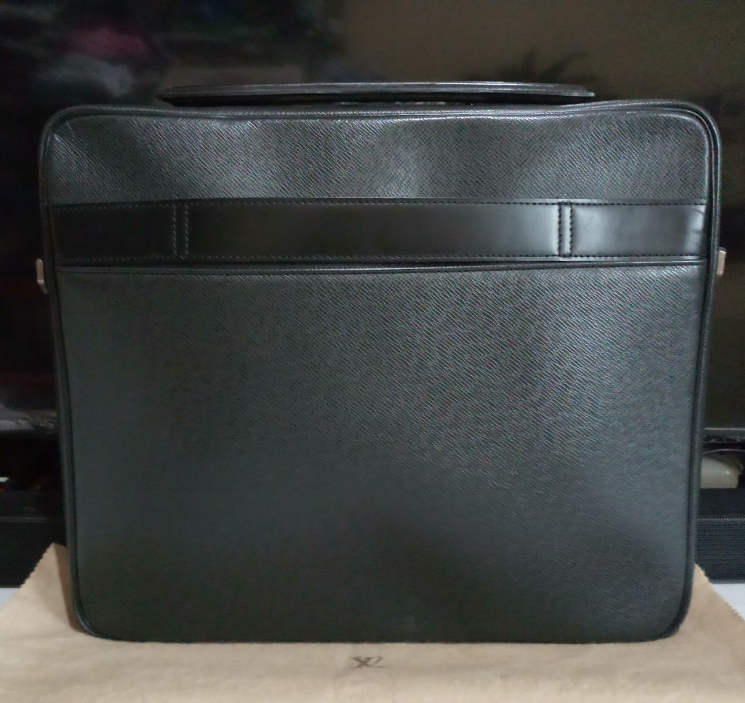 Louis Vuitton Louis Vuitton Odessa Black Taiga Leather Large Laptop