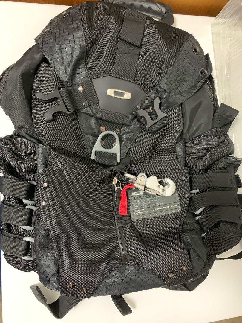 Oem oakley Orient tactical backpack, Men's Fashion, Bags, Backpacks on  Carousell