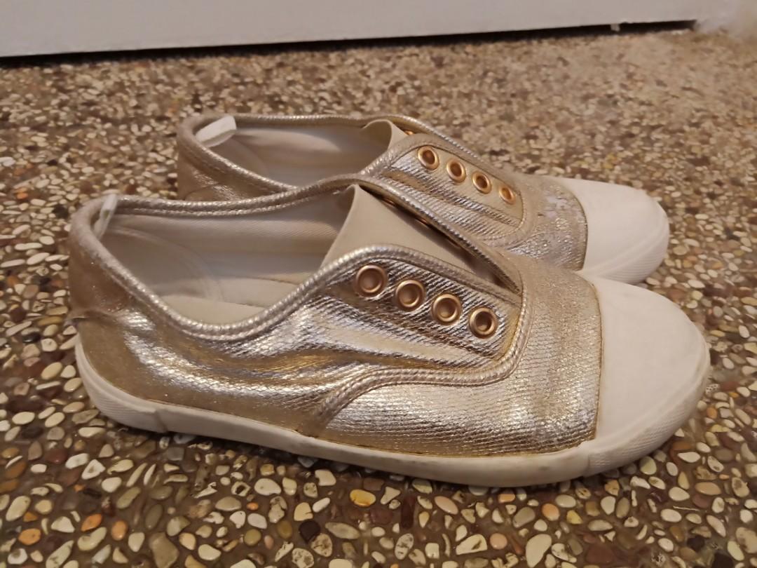 girls gold shoes size 13