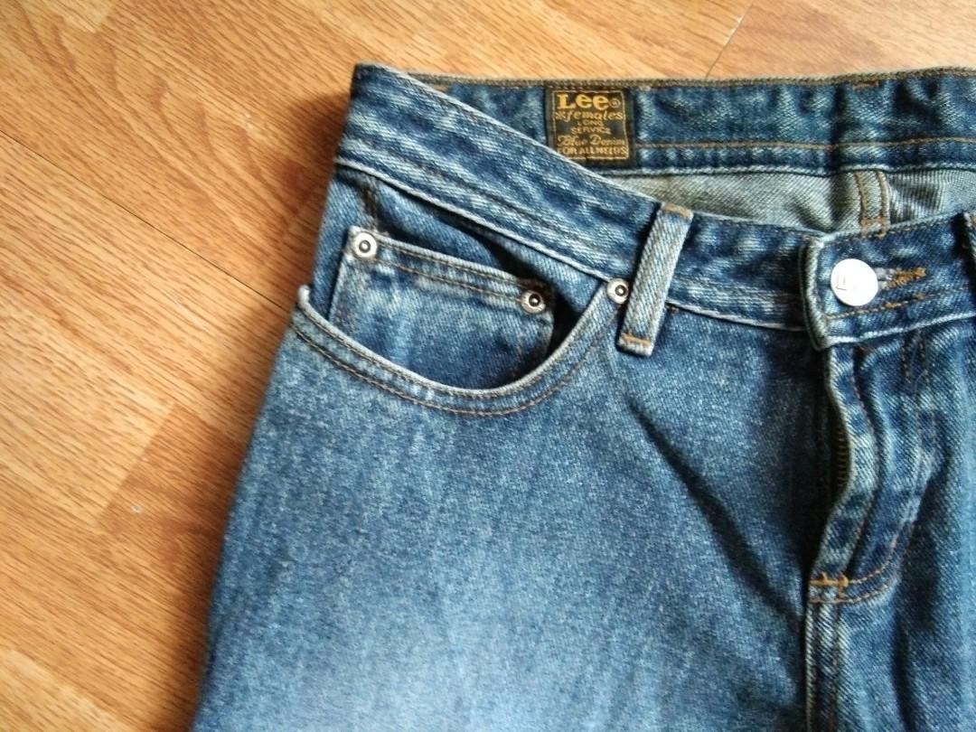 Preloved jeans (Lee) (Category: Jeans) located in Marikina City. Submitted by clothesmotoh (Listing ID 257668130, Image 2). Description: *preloved jeans *please see pic for the size *good as new #smgiftpass.