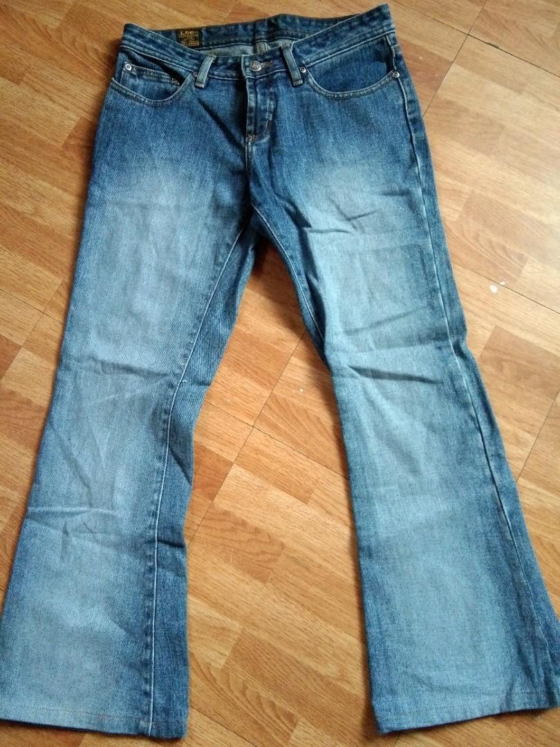 Preloved jeans (Lee) (Category: Jeans) located in Marikina City. Submitted by clothesmotoh (Listing ID 257668130, Image 1). Description: *preloved jeans *please see pic for the size *good as new #smgiftpass.