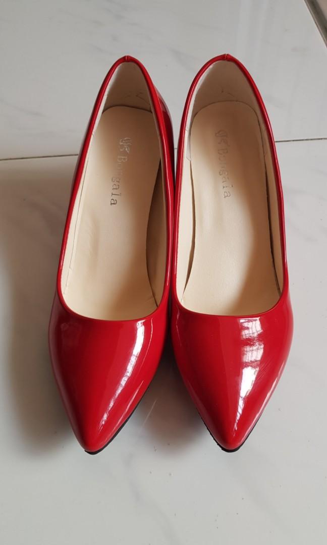 Comfy red heels shop