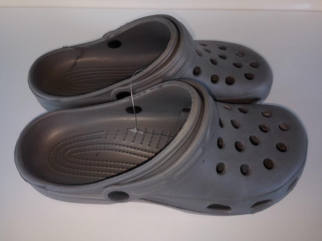crocs like slippers