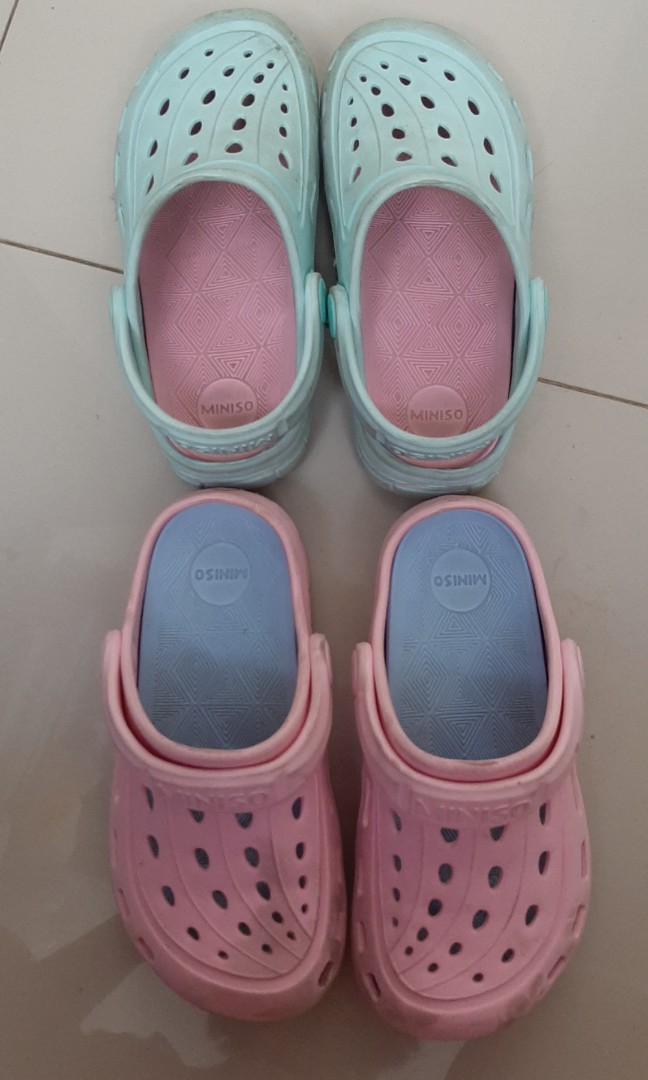 Sendal miniso model crocs
