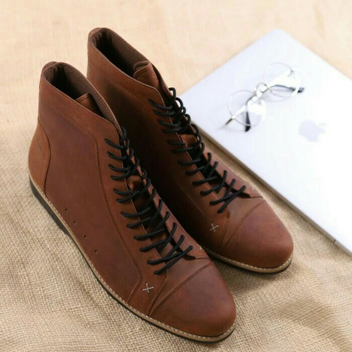 Sepatu Boots Cowok Sepatu Kulit Asli Crazy Horse Sepatu Boots Pria Keren Model Super Alpha Fesyen Pria Sepatu Sneakers Di Carousell
