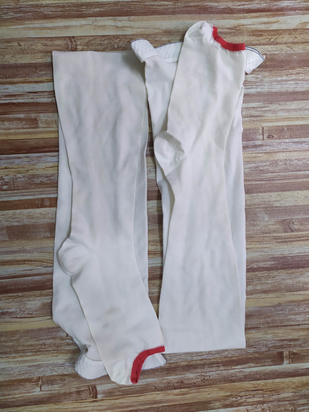Stokin Czer Elak Darah Beku Stokin Elak Darah Beku Babies Kids Maternity On Carousell