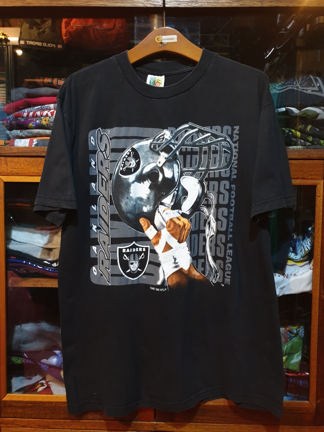 Vintage 90s Oakland Raiders NFL Tshirt, Men's Fashion, Tops & Sets