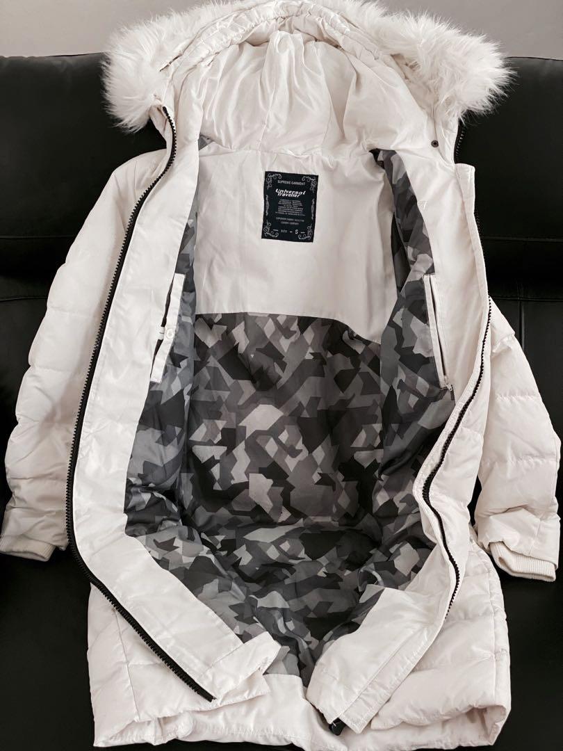 Winter Down Jacket (Category: Coats, Jackets and Outerwear) located in Singapore. Submitted by tingloves (Listing ID 257817795, Image 3). Description: * DETAILS: Two pockets of down coats, inner and outer easy for you to keep iPhone, keys etc.Breathable nylon shell fabric has a excellent wind resistant. * DESIGN: down jackets with faux fur trim hood. Curved hem design of the down puffer coat makes your feature more elegant. Winter coats with zip 