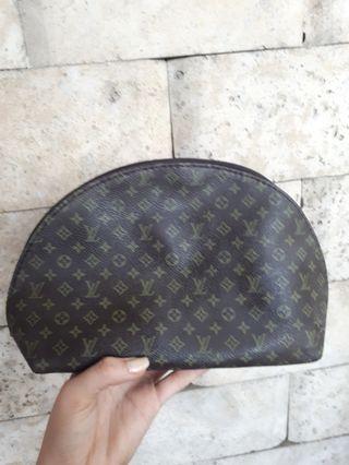 LV pouch