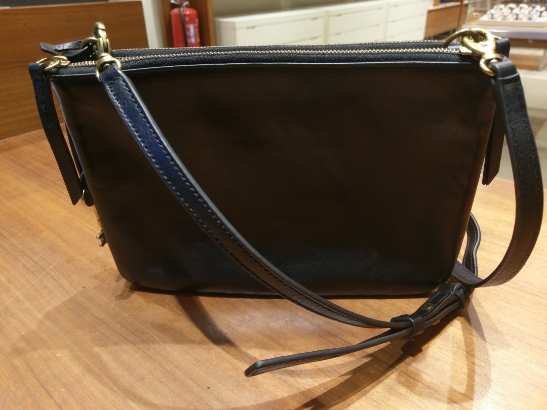 Fossil devon small leather crossbody 2025