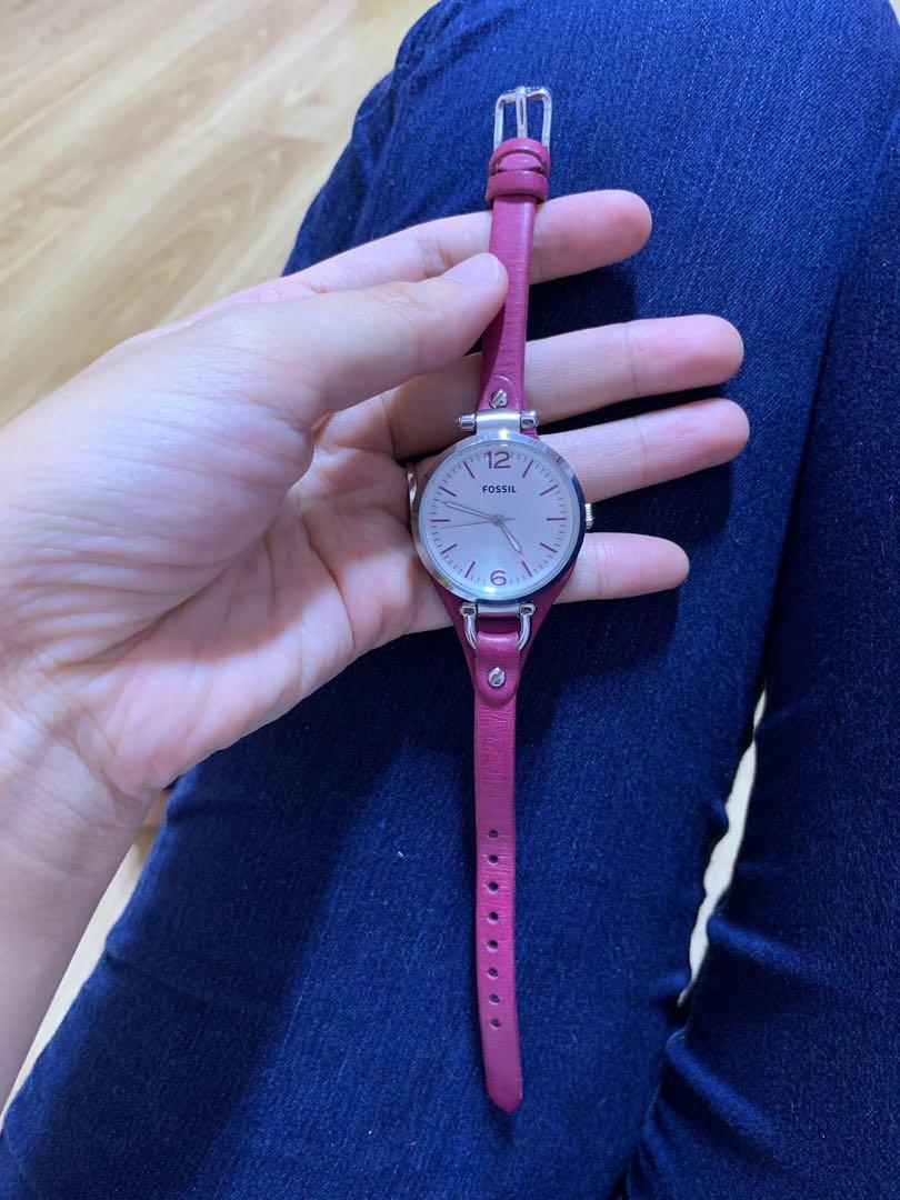 Fossil Watch (Category: Women's Watches) located in Singapore. Submitted by j-rack (Listing ID 257952257, Image 2). Description: Genuine leather Thin Strap To change batteries.
