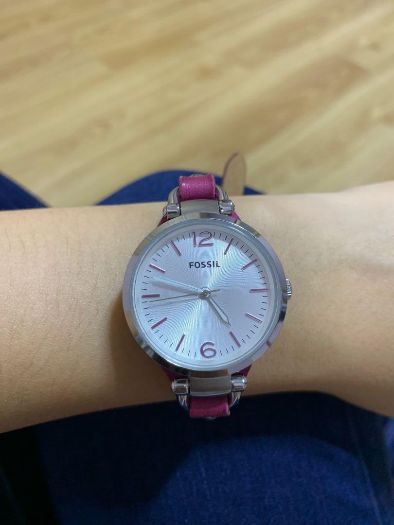 Fossil Watch (Category: Women's Watches) located in Singapore. Submitted by j-rack (Listing ID 257952257, Image 1). Description: Genuine leather Thin Strap To change batteries.