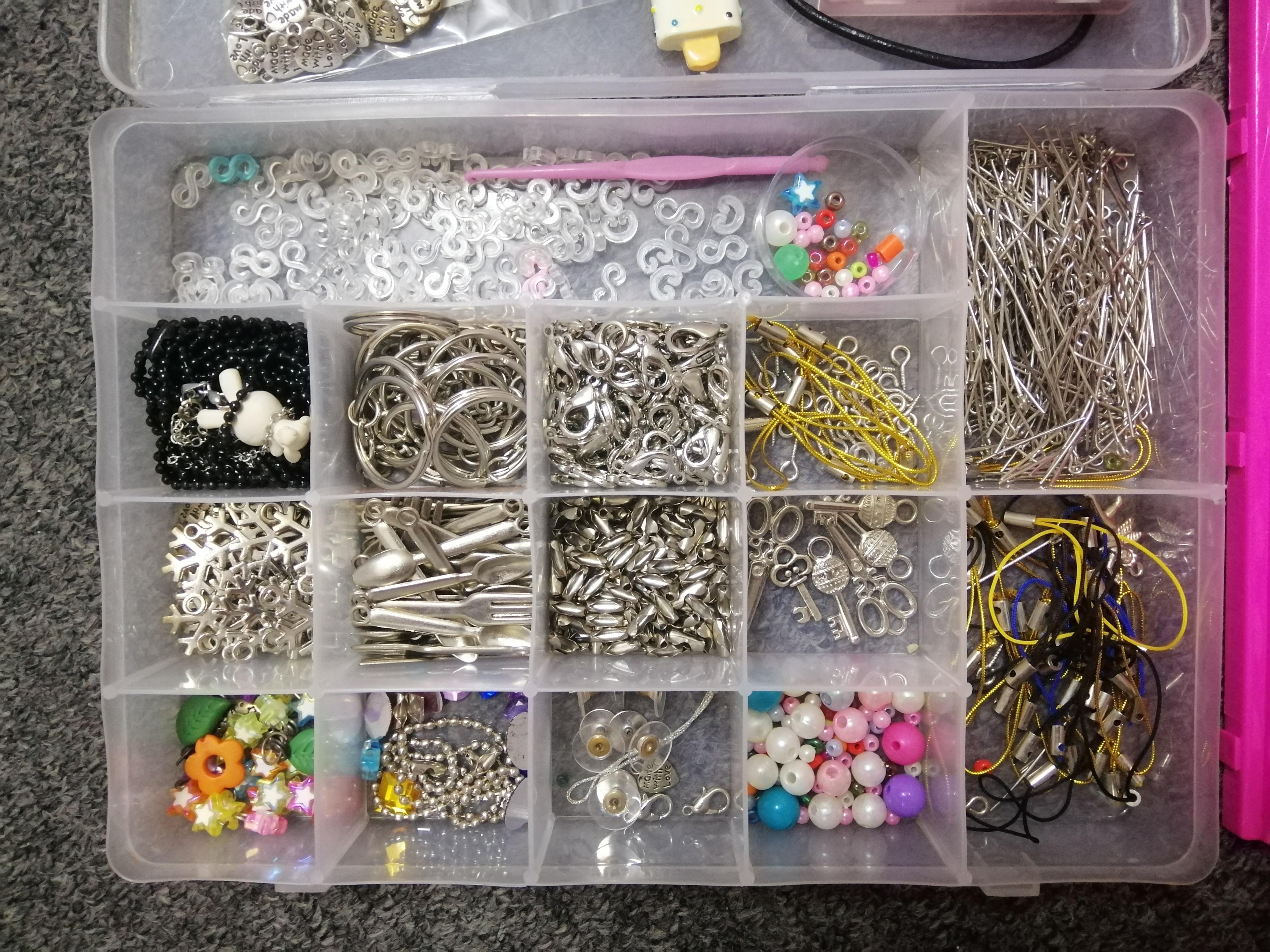 Polymer clay & craft accessories (Category: Craft Supplies & Tools) located in Quezon City. Submitted by brycine022416 (Listing ID 257980836, Image 1). Description: Take all for 2000 What you see is what you get (pictures for reference).