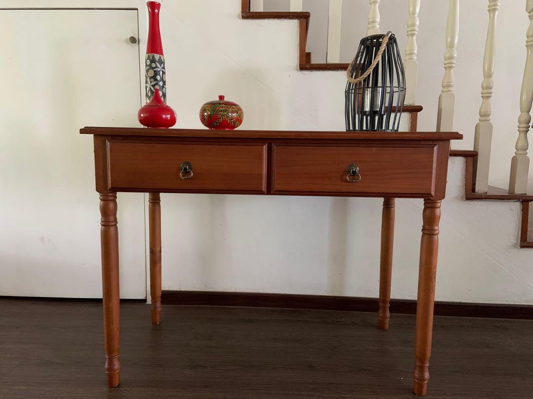 Side Table (Category: Tables & Sets) located in Singapore. Submitted by mjayakody (Listing ID 257982877, Image 1). Description: Very good condition .