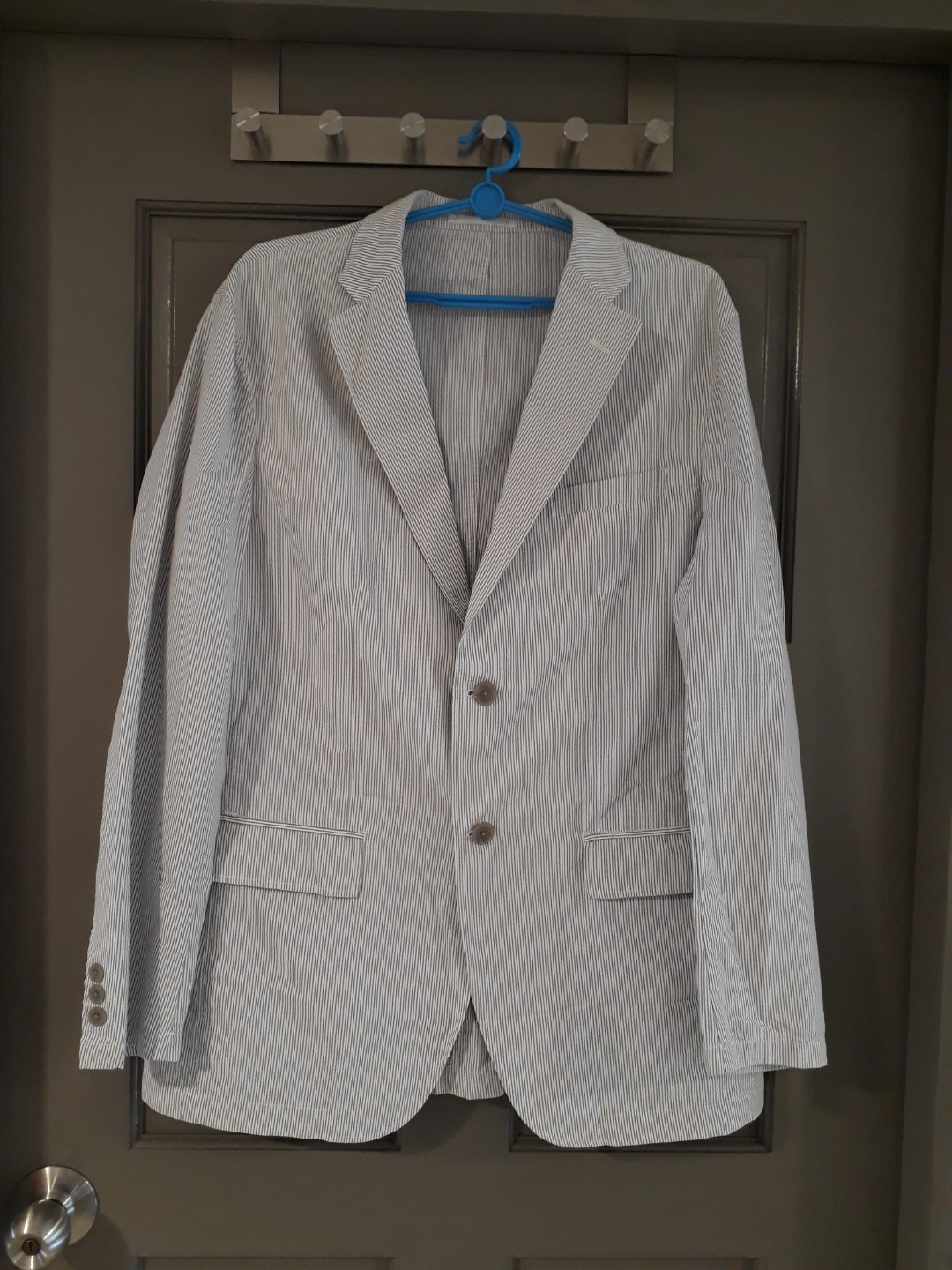 Uniqlo White/Grey Striped Seersucker 