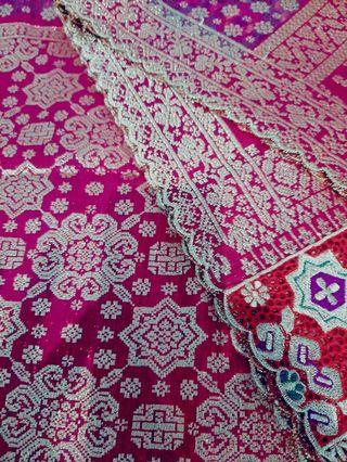 Songket dan selendang palembang