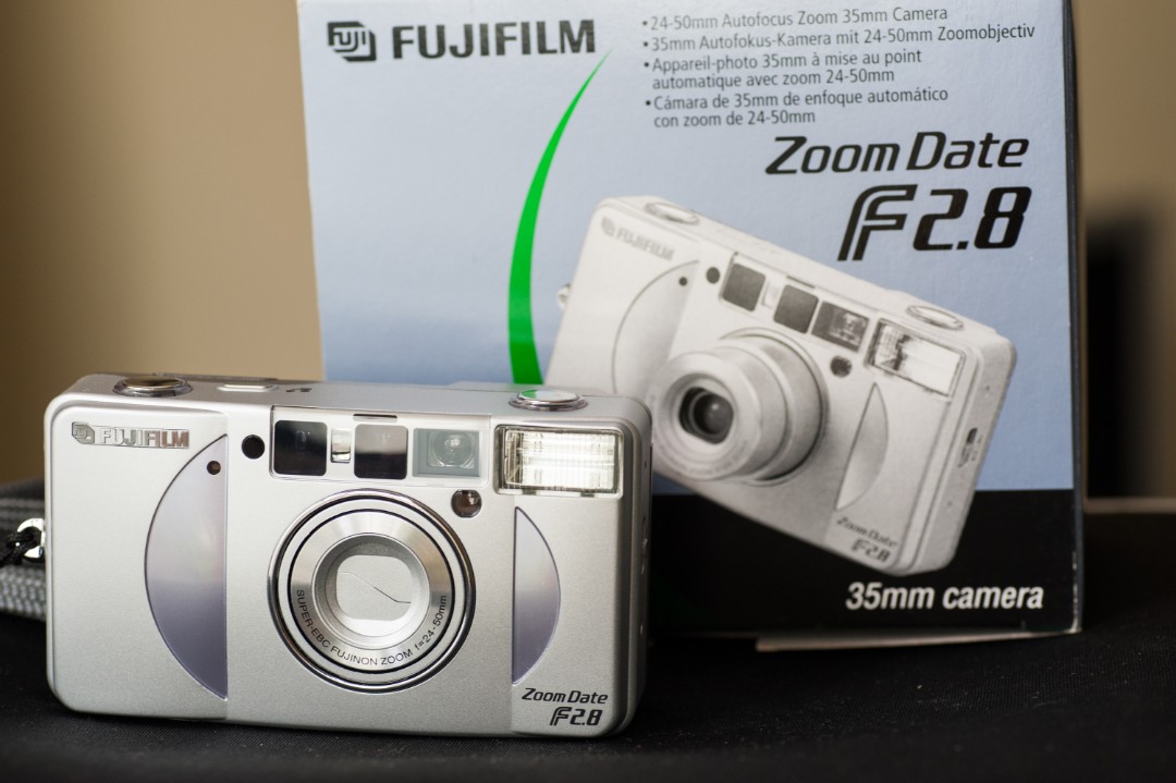 Fujifilm Zoom Date 2.8 Silvi, Photography, Cameras on Carousell