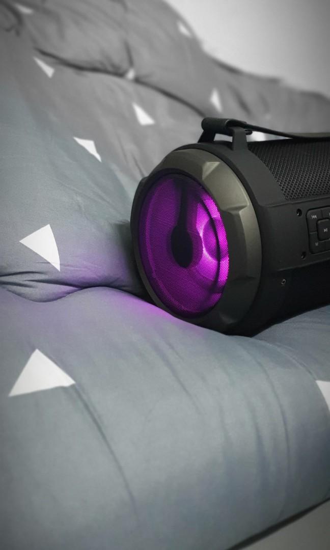 Hikevan bluetooth speaker top