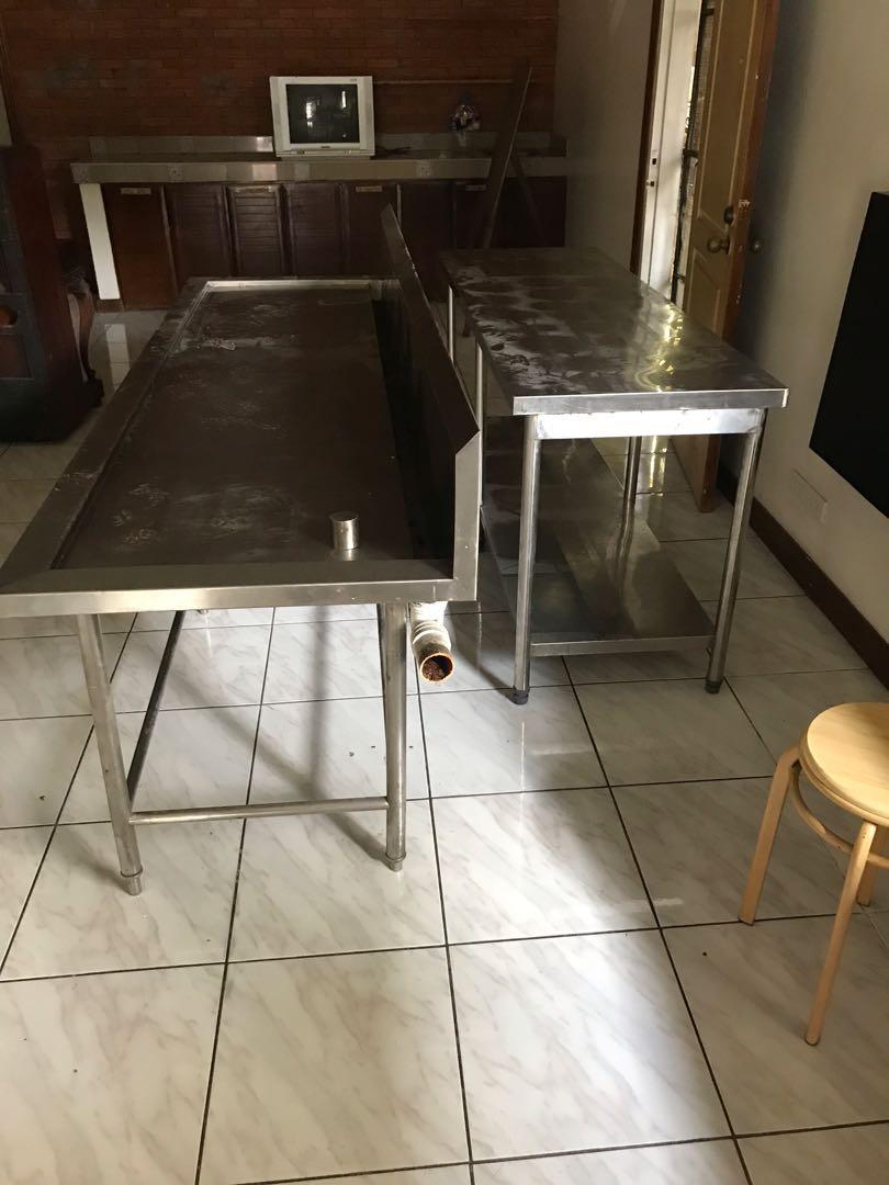 Kitchen Equipments for Canteen/ Restaurant/Catering (Category: Everything Else Others) located in Quezon City. Submitted by monmarcha30 (Listing ID 258168298, Image 3). Description: Selling different kitchen equipments Rangehood Table with backsplash and Drain pipe Plates Spoon and fork Catering centerpiece Caldero Woks .