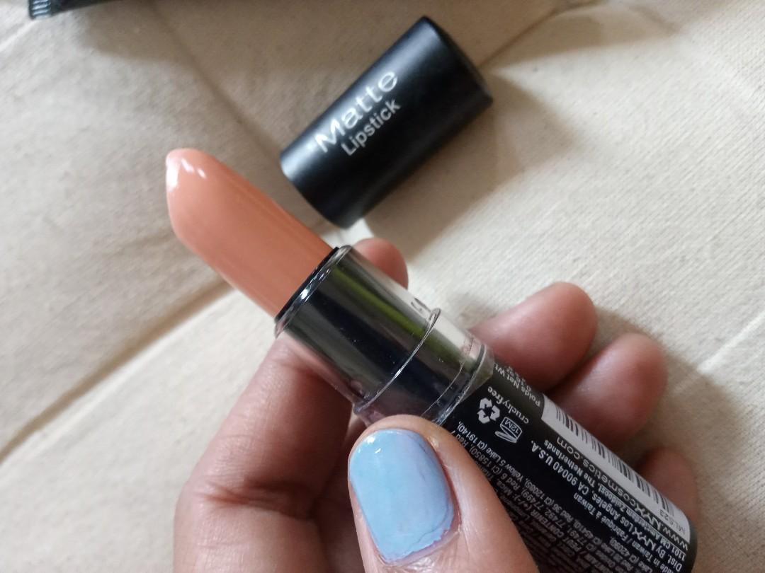 MAKE UP BUNDLES (Category: Makeup) located in Caloocan City. Submitted by lovemiyaki (Listing ID 258085998, Image 2). Description: .