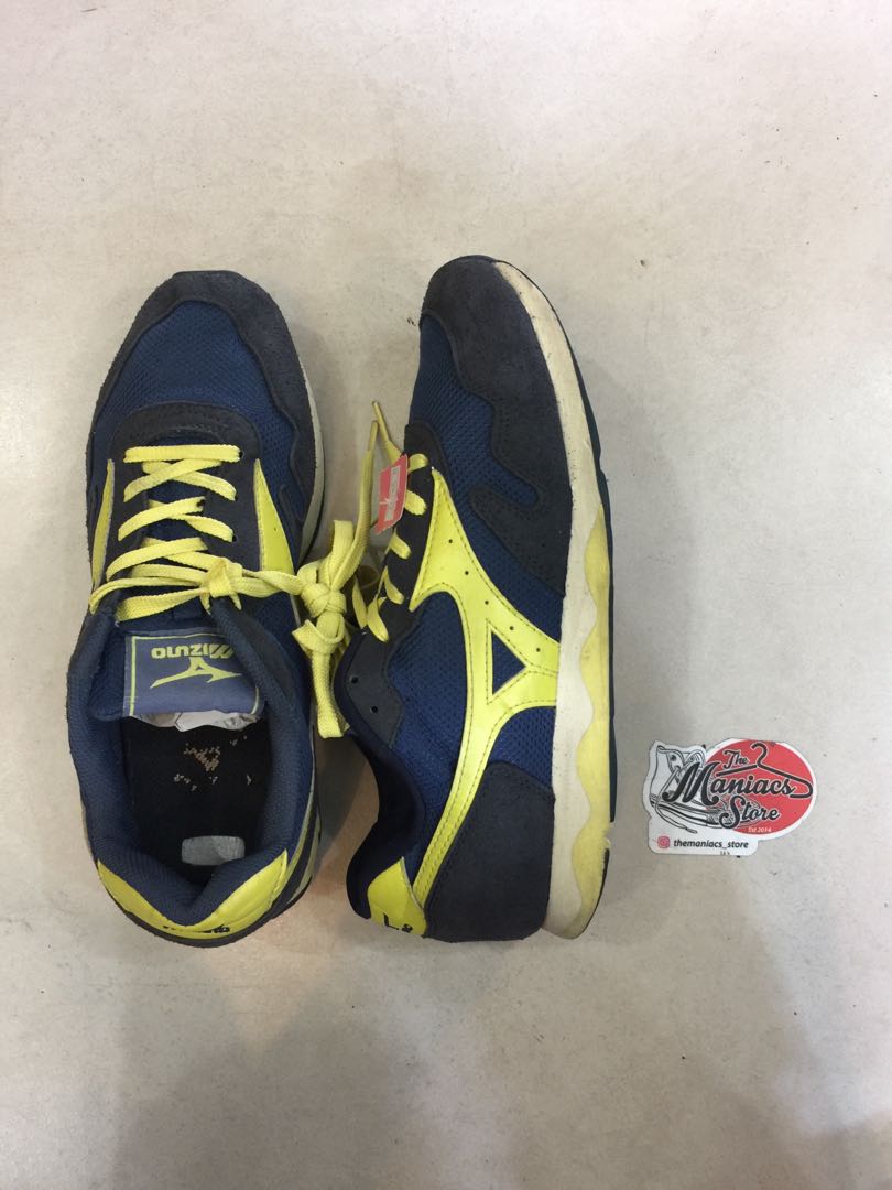 Mizuno vintage shoe Men s Fashion Footwear Sneakers on Carousell