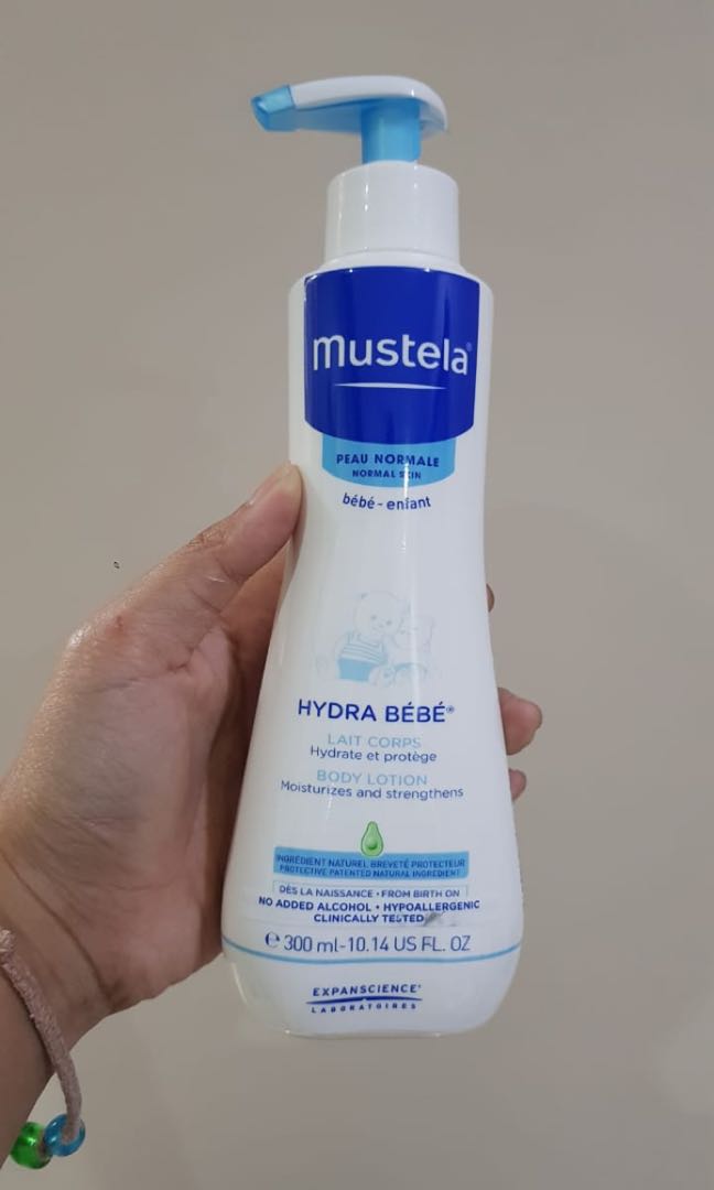 Mustela Bebe Baby Body Lotion 300ml 300 Ml Handbody Bayi Pelembab Bayi Anak Perawatan Makanan Anak Di Carousell