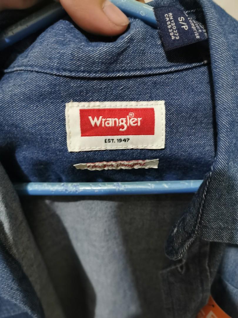 Original wrangler denim long sleeves (Category: Sleep and Loungewear) located in Manila. Submitted by bontedy (Listing ID 258198572, Image 3). Description: Original wrangler denim long sleeves. Bought in the US. Never been used. Size S but fits M-L Filipino..