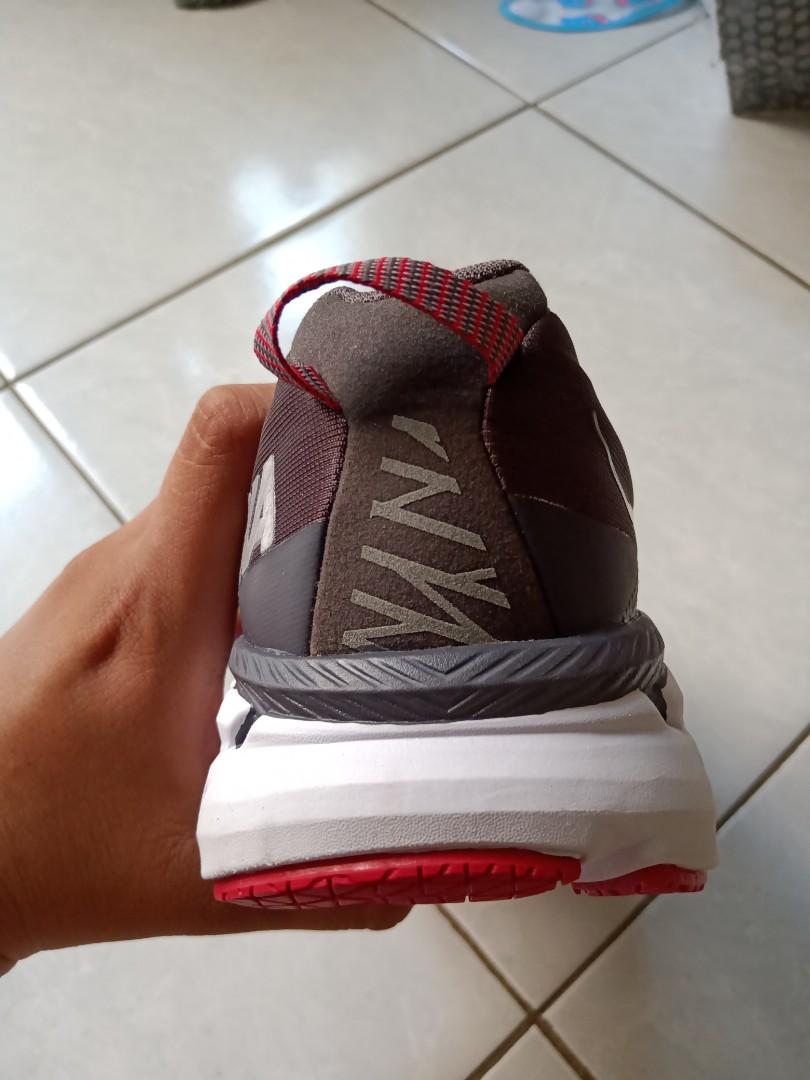 Sepatu Hoka One One Clifton 6 Fesyen Pria Sepatu Sneakers Di Carousell