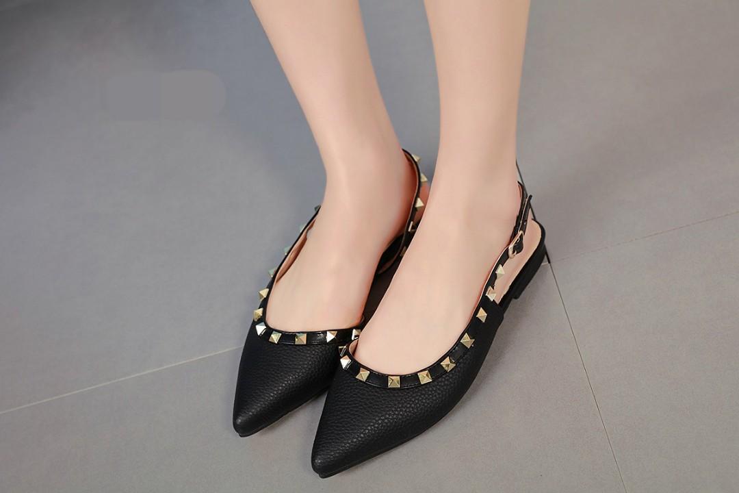 Sepatu sandal top valentino