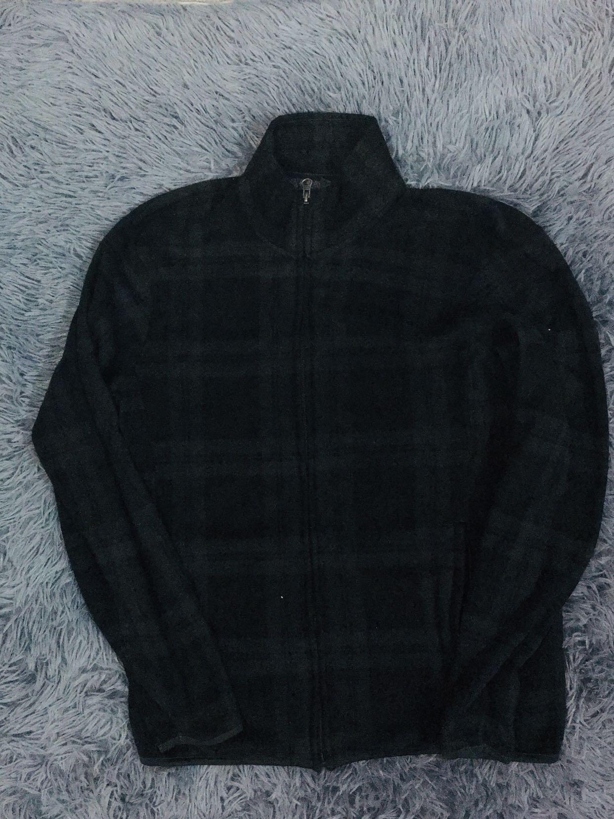 Uniqlo Unisex Fleece Jacket (Category: Coats, Jackets and Outerwear) located in Makati City. Submitted by arr27 (Listing ID 258049437, Image 1). Description: Unisex In good condition Shipping only Bawal barat In good condition For shipping only #carousweldo4 .