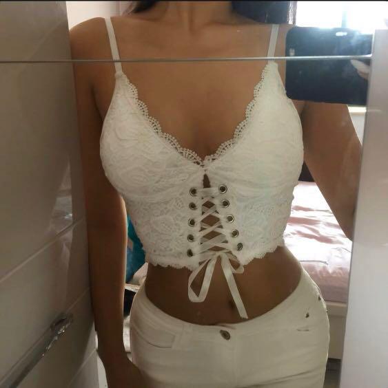 white_lace_bralette_1571677311_707840dd_progressive.jpg