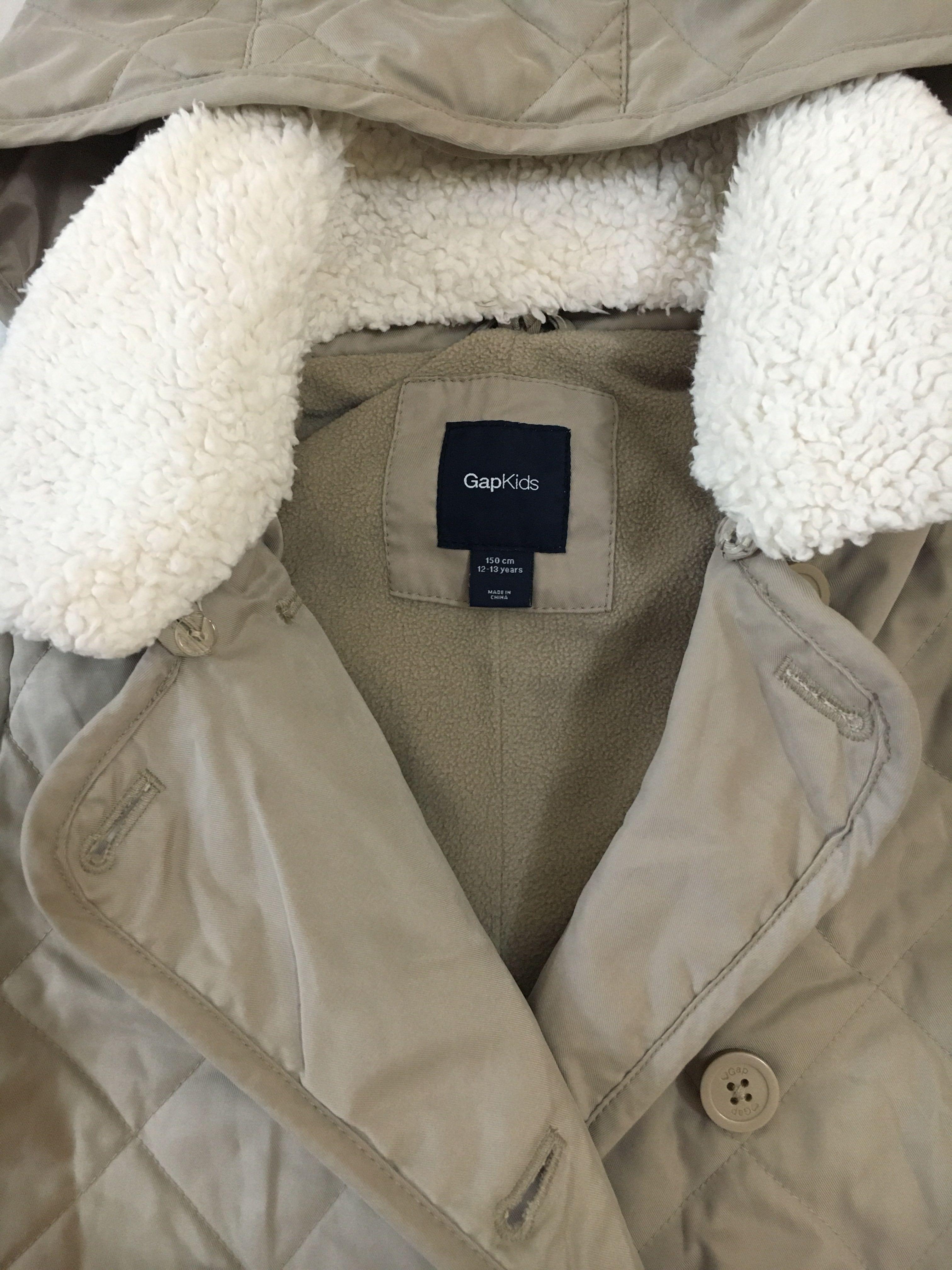 Winter Jacket (Category: Babies & Kids Fashion) located in Singapore. Submitted by littlechild (Listing ID 258124876, Image 2). Description: Very pretty winter jacket/coat for 12-13 year old girl (150cm). In great condition, no stains. .