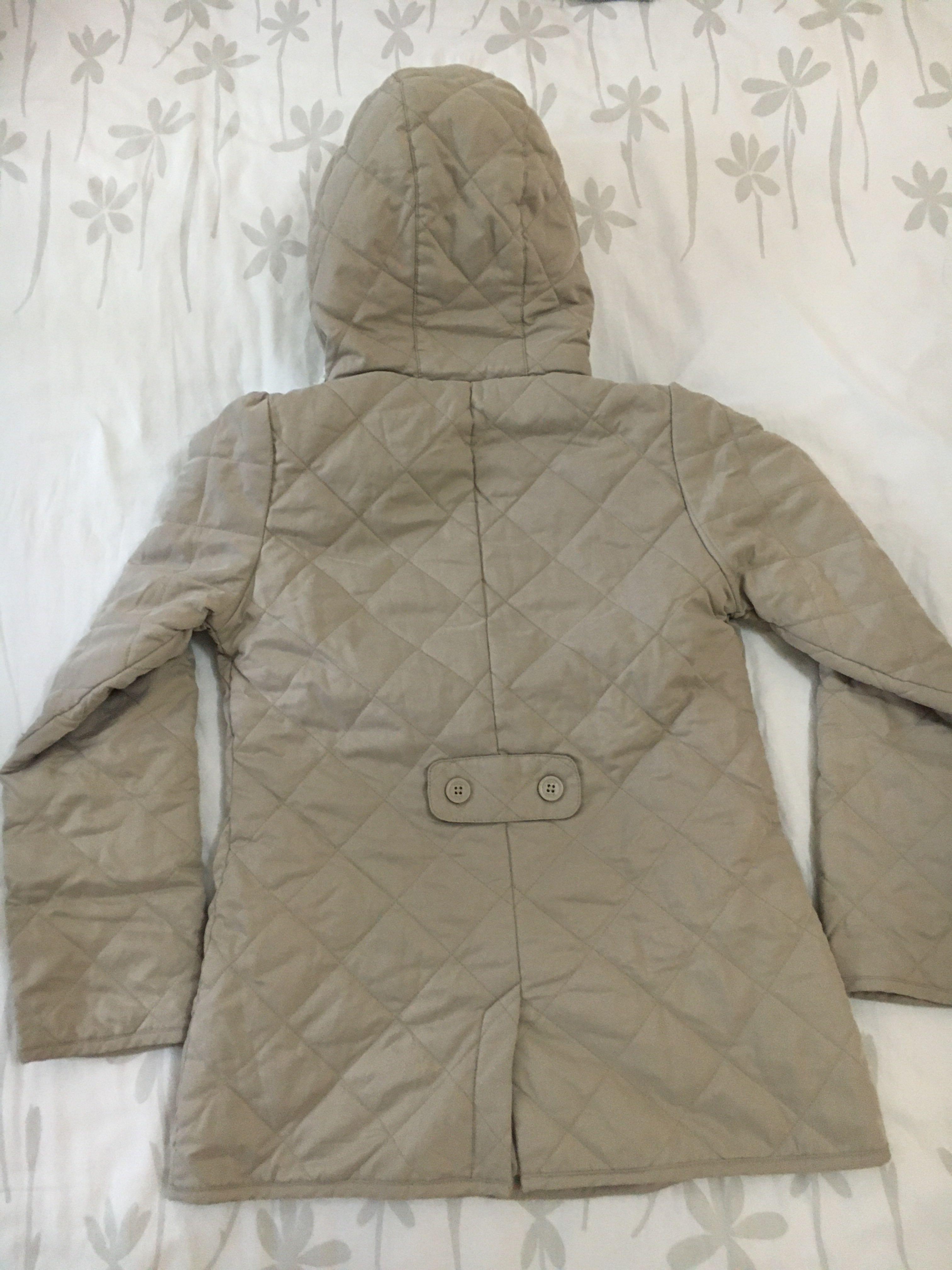 Winter Jacket (Category: Babies & Kids Fashion) located in Singapore. Submitted by littlechild (Listing ID 258124876, Image 3). Description: Very pretty winter jacket/coat for 12-13 year old girl (150cm). In great condition, no stains. .