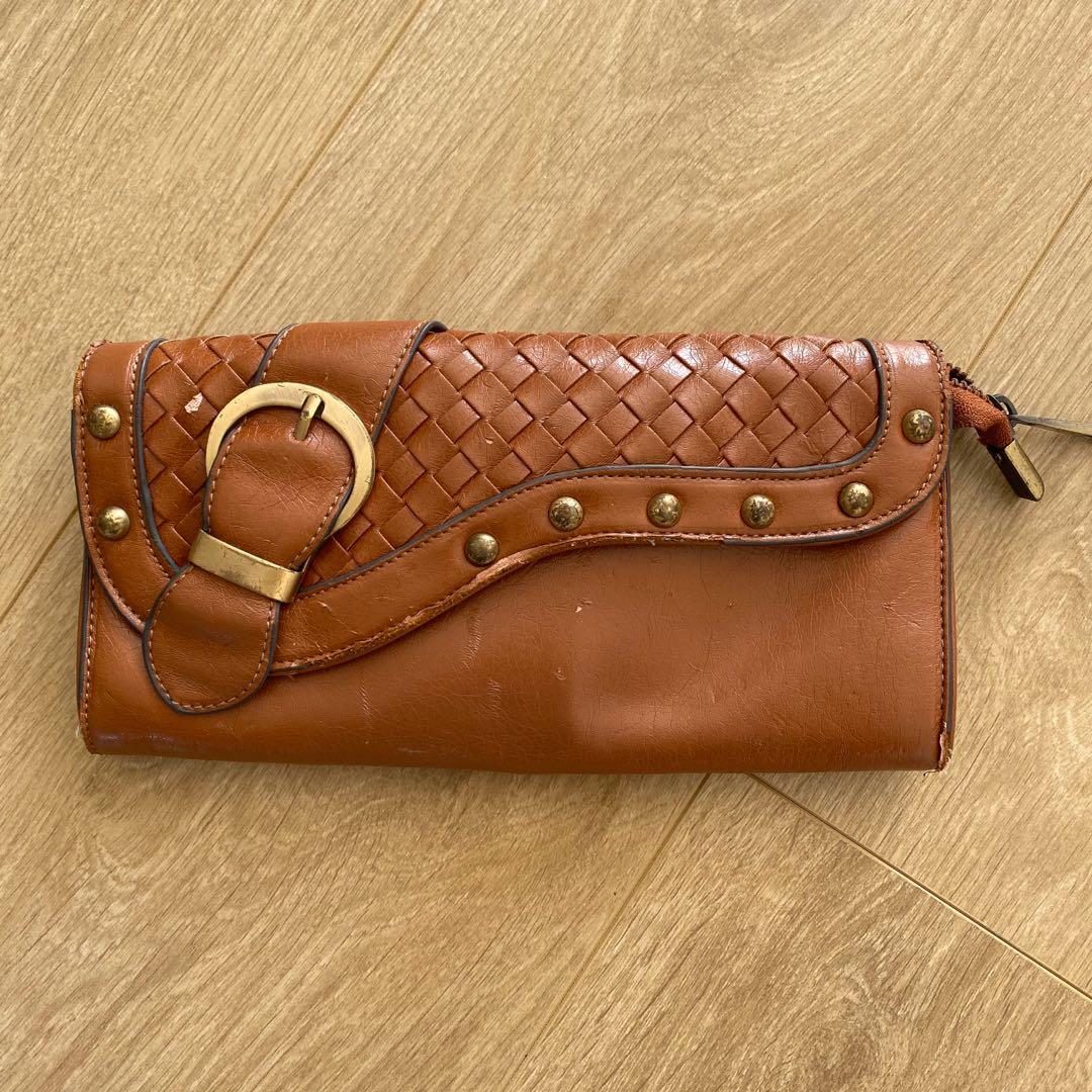 brown leather pouch