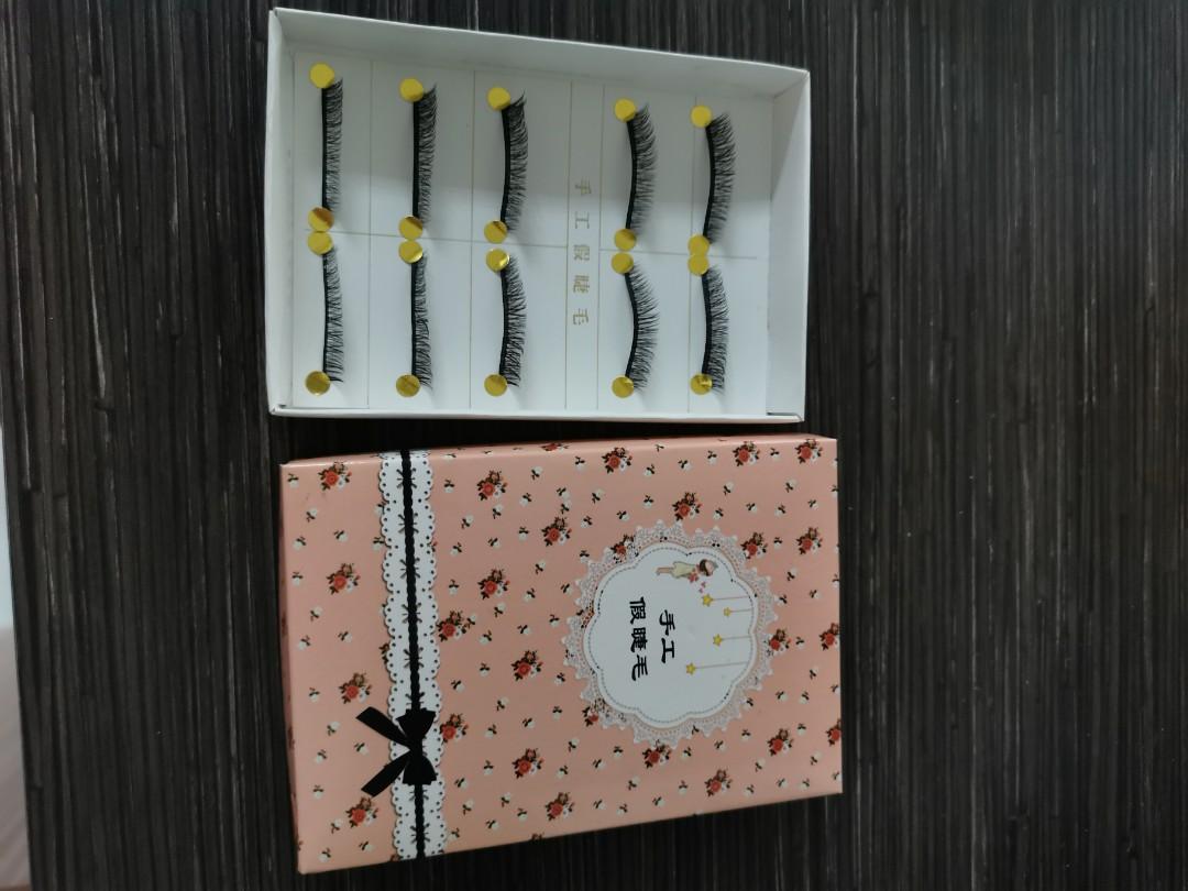 False eyelash (Category: Makeup) located in Ipoh. Submitted by jasminecg (Listing ID 258282989, Image 1). Description: postage 9.