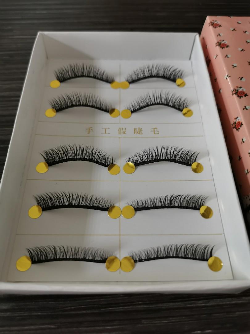 False eyelash (Category: Makeup) located in Ipoh. Submitted by jasminecg (Listing ID 258282989, Image 3). Description: postage 9.