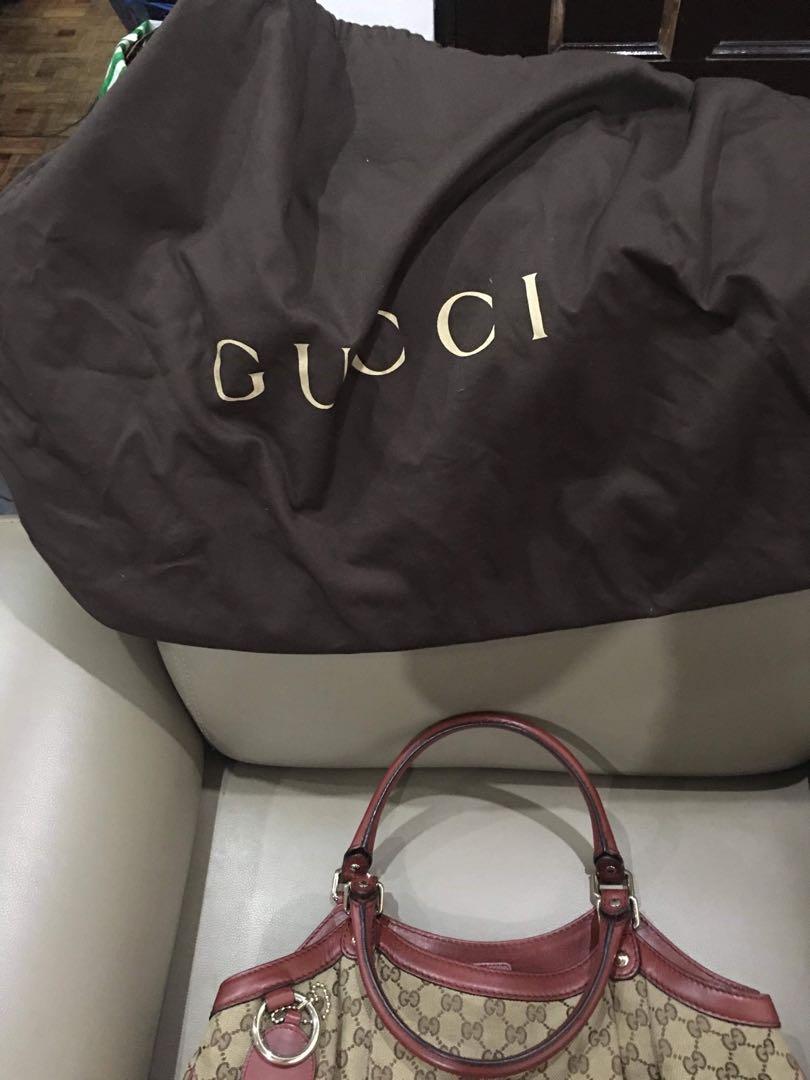 Gucci Hand bag (Category: Luxury Bags & Wallets) located in Rizal. Submitted by iamrissa (Listing ID 258289701, Image 2). Description: Good as New, super fresh Bought in Paris, GM size.