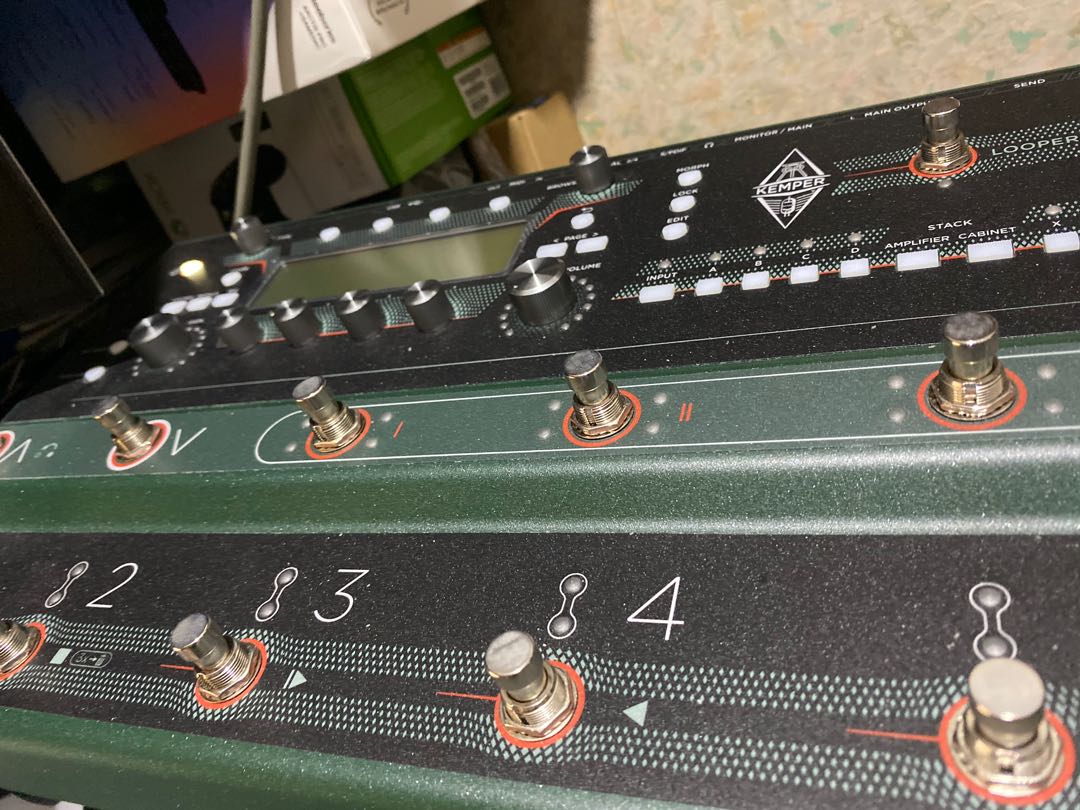 Kemper profiler stage 連 expression pedal, 興趣及遊戲, 音樂樂器 & 配件, 樂器 Carousell