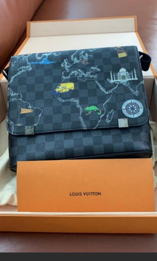 Louis Vuitton 2019 pre-owned Maps District Messenger PM Bag - Farfetch