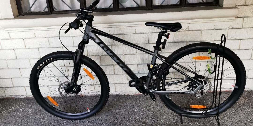 Mountain bike (Giant Talon 2) size 27.5 small /Med, Sports Equipment ...