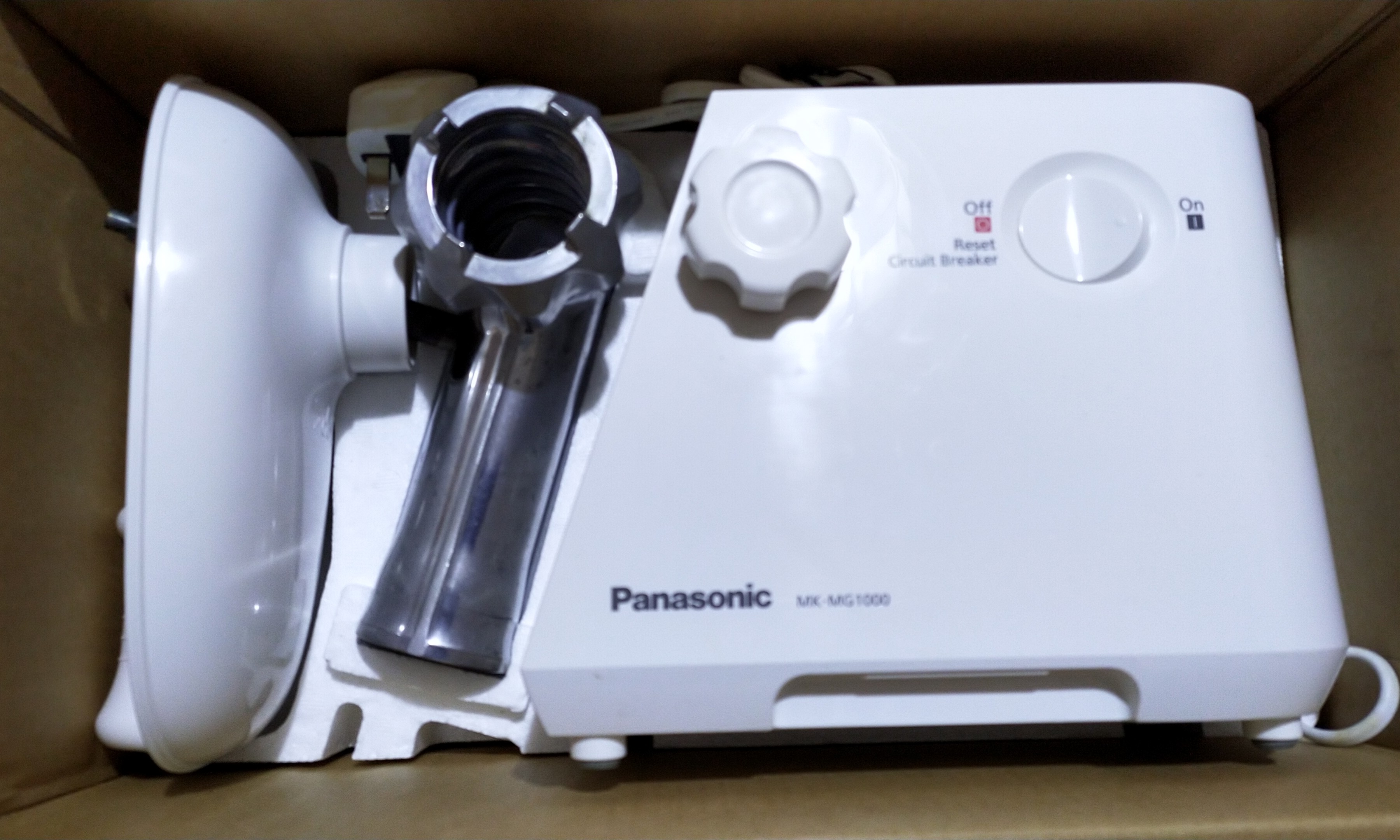 Panasonic meat grinder MKMG 1000, TV & Home Appliances, Kitchen