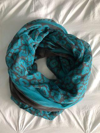 Patterned circle scarf