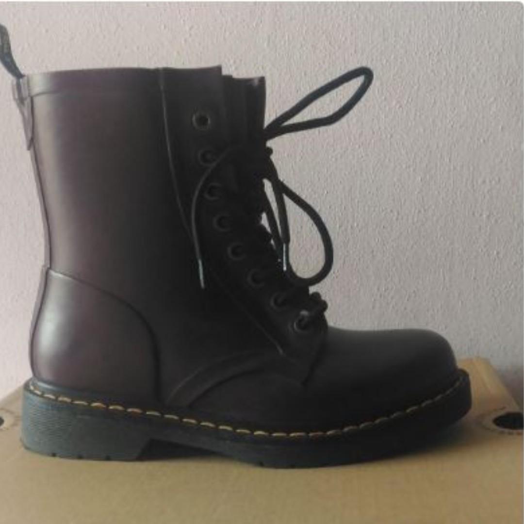 TRAVEL SPECIAL CHRISTMAS SALE SG Seller In Stock 100 Pre owned Authentic Dr Martens Drench Matt Cherry Red