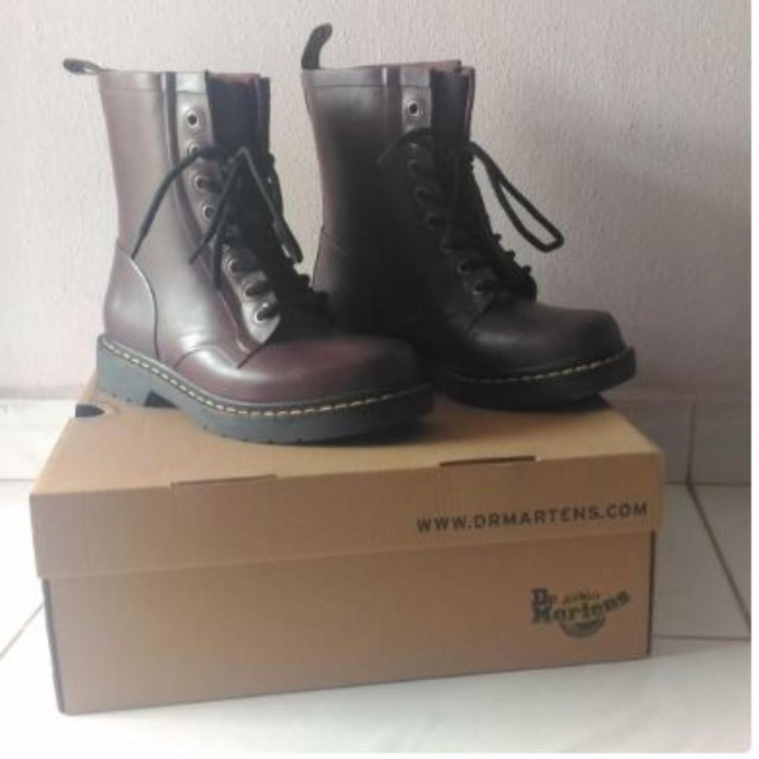Dr martens christmas sale top