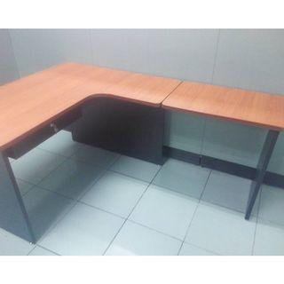 L-Shaped Customize Table (Laminated) Office Furniture and Partition (Workstation)