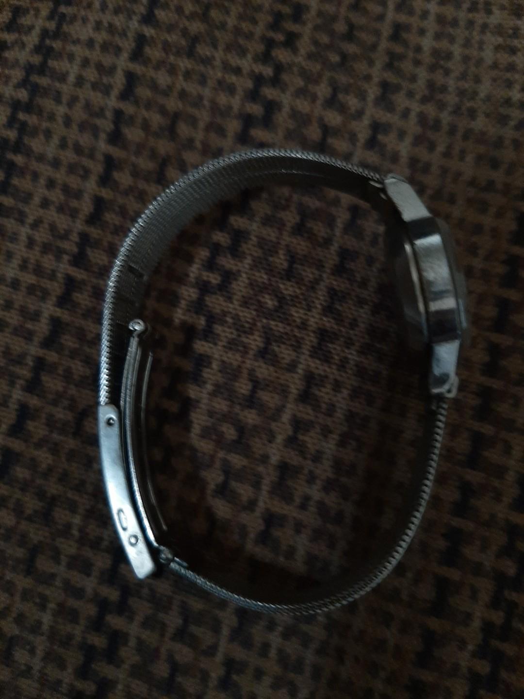 Alba ladies watch (Category: Women's Watches) located in Pasig City. Submitted by theluxbaghunter (Listing ID 258561133, Image 3). Description: In good running condition Newly replaced batteries.. Fits small wrist #choosetocare.