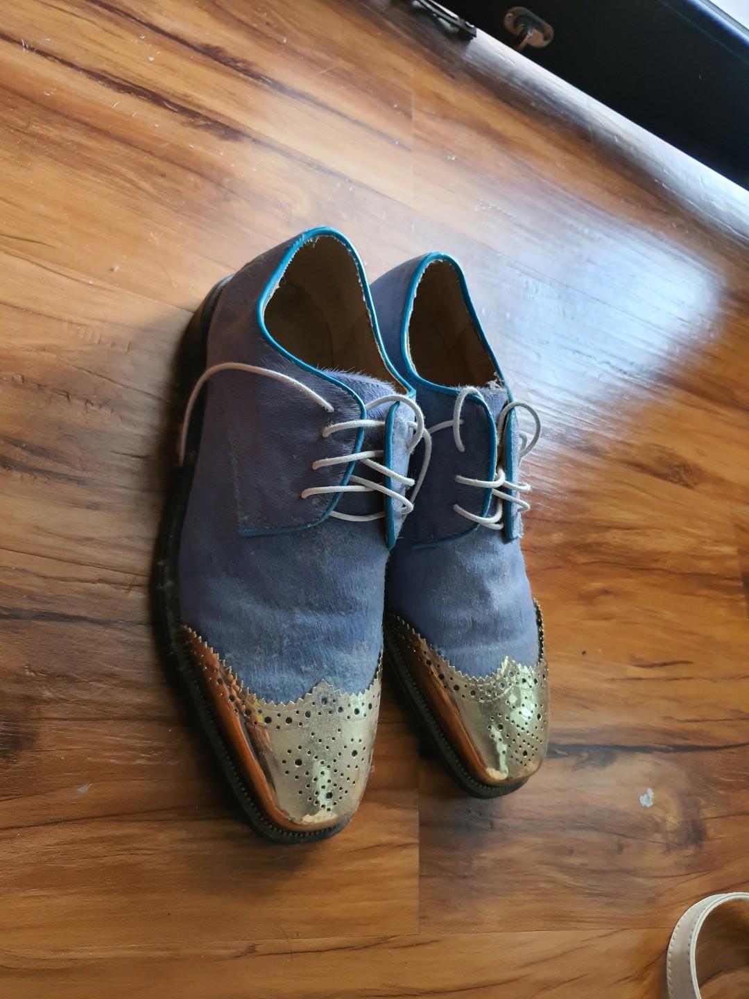 Louboutin plate shop