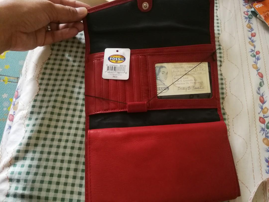 Fossil Red Wallet, Men's Fashion, Watches & Accessories, Wallets & Card