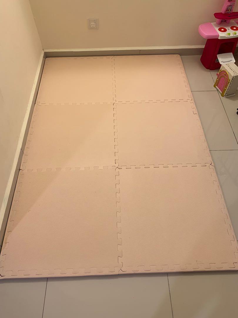 Play Mat (Category: Changing Mats & Accessories) located in Kuala Lumpur. Submitted by sofie900 (Listing ID 249247737, Image 1). Description: No Brand Color: Beige Total: 184cm (length) x 124cm (width).